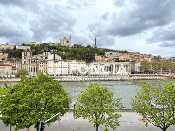 Location Appartement 5 pièces 150 m² - 1 RUE CHARLES DULLIN Lyon 69002