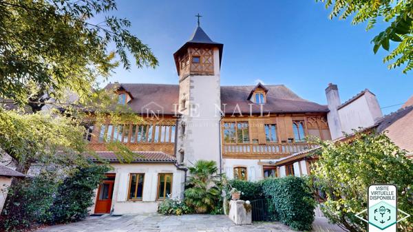 Maison de caractère avec tour du XVIe au cœur de St Pourçain-sur-Sioule (Allier)