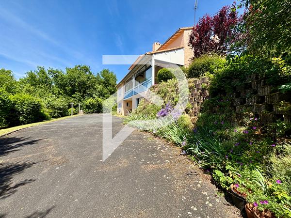 Maison familiale au calme avec beau terrain arboré de 3 400m², À visiter sans tarder !
