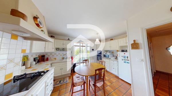 Maison familiale au calme avec beau terrain arboré de 3 400m², À visiter sans tarder !