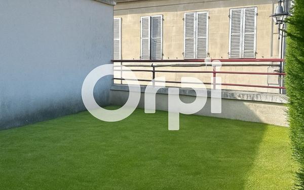 Appartement à vendre    2 pièces • 68,69 m2 Compiègne