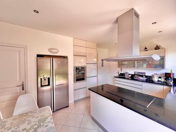 Maison individuelle de 275m² - 9 pièces