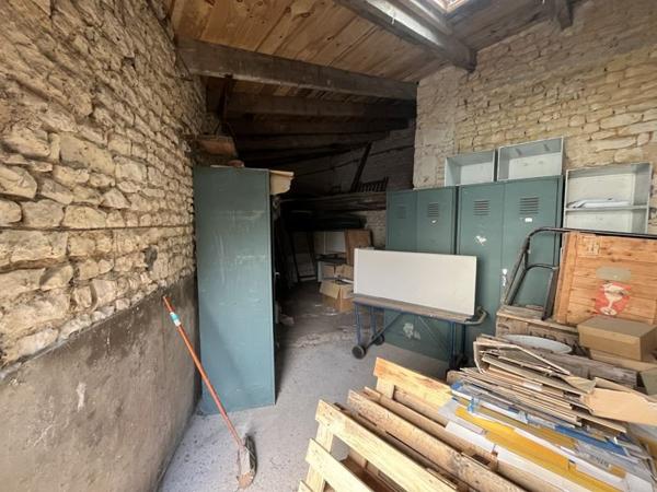 Parking à vendre |  Surgères |  Box individuel | 47 m²