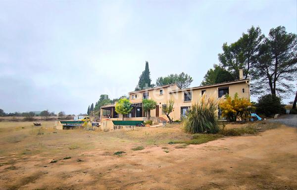 Propriété 150 m² corps de ferme rénové terrain 1,5 ha oliviers proche Carcassonne Trèbes atelier 25 m² environnement calme