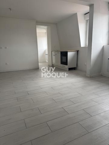 APPARTEMENT À LOUER DE 4 PIÈCES DE 53,00 M²