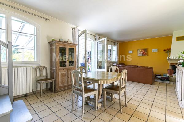 VILLENNES SUR SEINE - ILE PRIVEE - MAISON 150 M² - 4 CHAMBRES - TERRAIN 1500 M² - VERANDA - BOX -