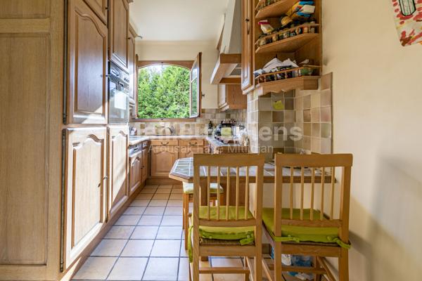 VILLENNES SUR SEINE - ILE PRIVEE - MAISON 150 M² - 4 CHAMBRES - TERRAIN 1500 M² - VERANDA - BOX -