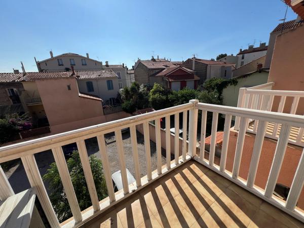 Appartement type Loft 50 m2 ( secteur Quai de Hanovre, Place de Belgique)