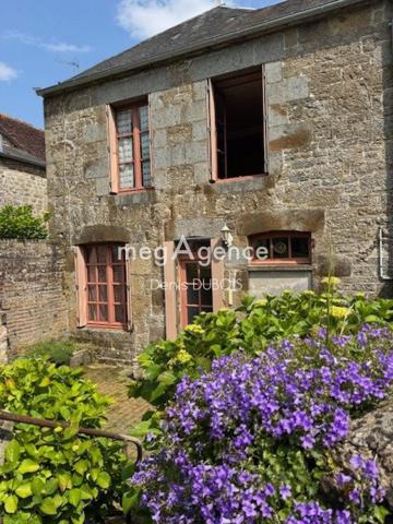 Maison à CARROUGES, 61320 - 6 pièces 156m²
