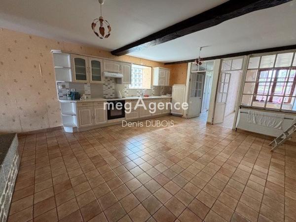 Maison à CARROUGES, 61320 - 6 pièces 156m²