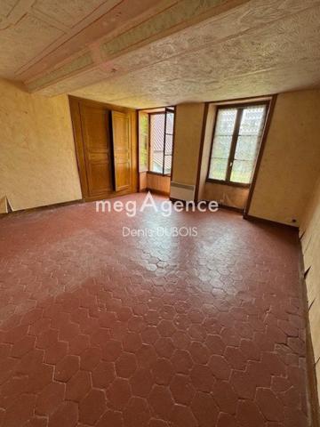 Maison à CARROUGES, 61320 - 6 pièces 156m²