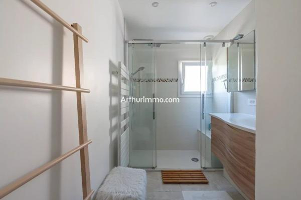 Vente                                                      Maison
                        
                     5 pièces                      112 m2                     à Sucy-en-Brie