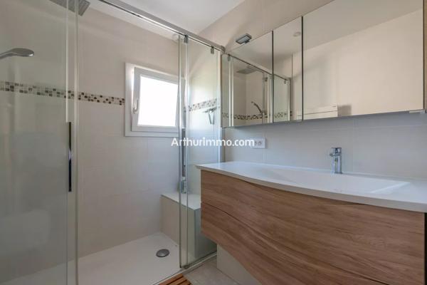 Vente                                                      Maison
                        
                     5 pièces                      112 m2                     à Sucy-en-Brie