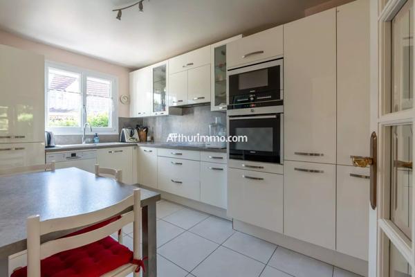 Vente                                                      Maison
                        
                     5 pièces                      112 m2                     à Sucy-en-Brie
