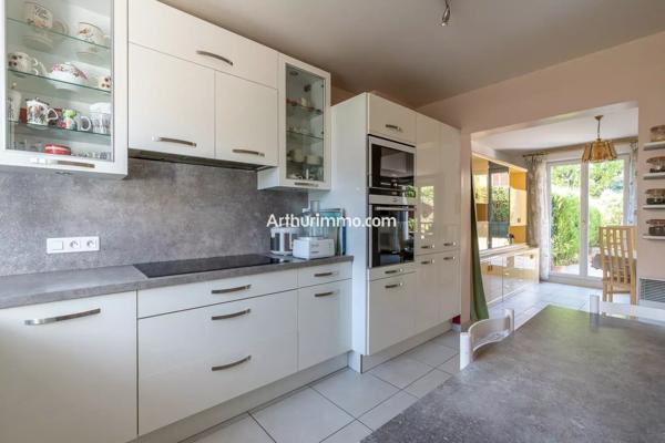 Vente                                                      Maison
                        
                     5 pièces                      112 m2                     à Sucy-en-Brie