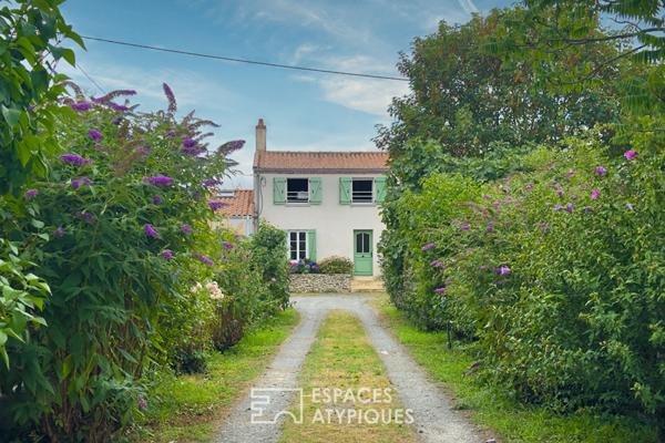Maison familiale avec jardin arboré au calme à La Chapelle-Basse-Mer