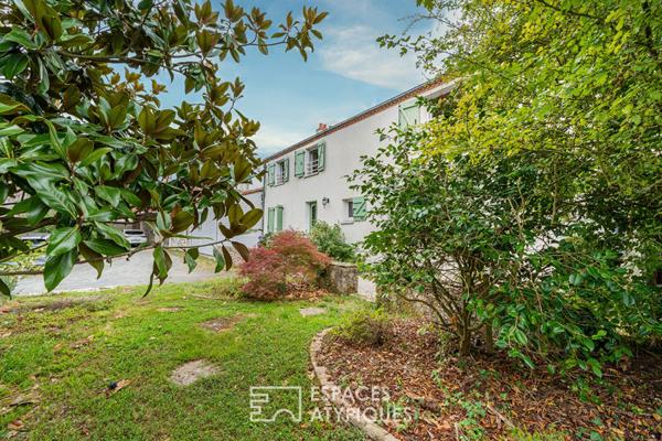 Maison familiale avec jardin arboré au calme à La Chapelle-Basse-Mer