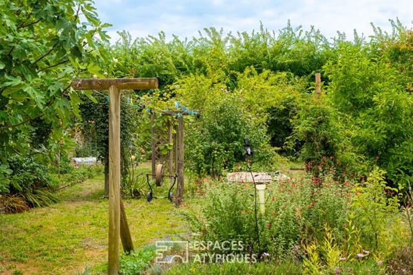 Maison familiale avec jardin arboré au calme à La Chapelle-Basse-Mer