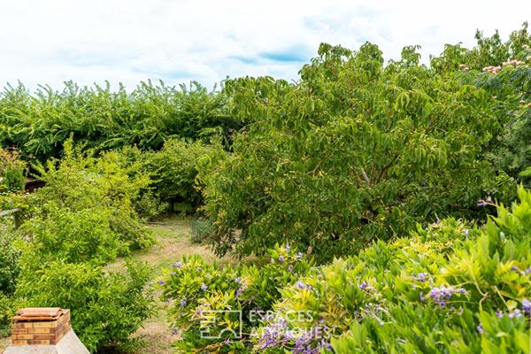 Maison familiale avec jardin arboré au calme à La Chapelle-Basse-Mer