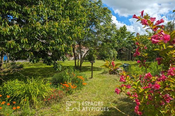Maison familiale avec jardin arboré au calme à La Chapelle-Basse-Mer