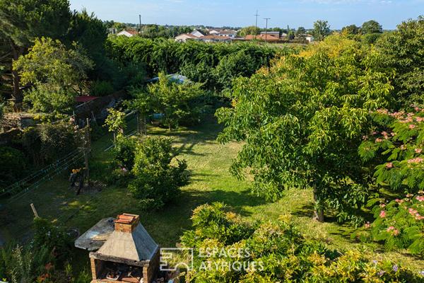 Maison familiale avec jardin arboré au calme à La Chapelle-Basse-Mer
