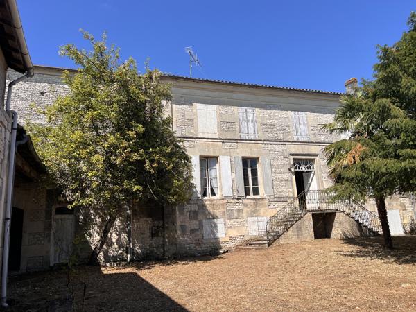 Maison à vendre à Salles-d'Angles (16130) - Charente
