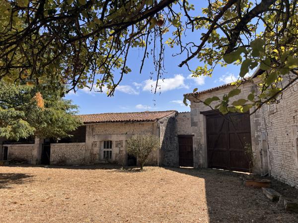Maison à vendre à Salles-d'Angles (16130) - Charente