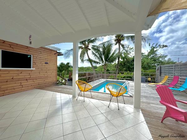 A VENDRE - VILLA FAMILIALE EN PARFAIT ÉTAT – QUARTIER TRÈS RECHERCHÉ DE SAINTE-ANNE - PLAGE A PIED
