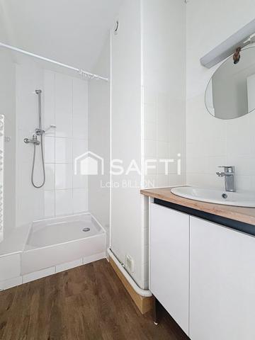 Studio avec balcon, cave et parking en centre ville