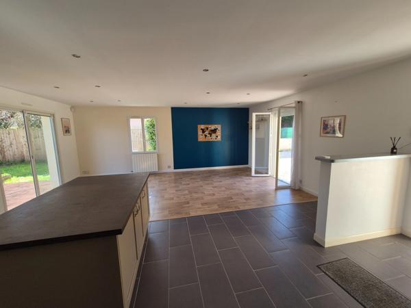 Plain-Pied, 3 chambres, secteur calme, 10 mn à pied des commerces, proche parc de Frégeneuil