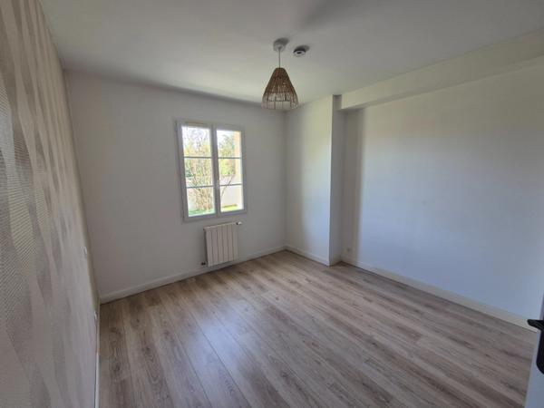 Plain-Pied, 3 chambres, secteur calme, 10 mn à pied des commerces, proche parc de Frégeneuil