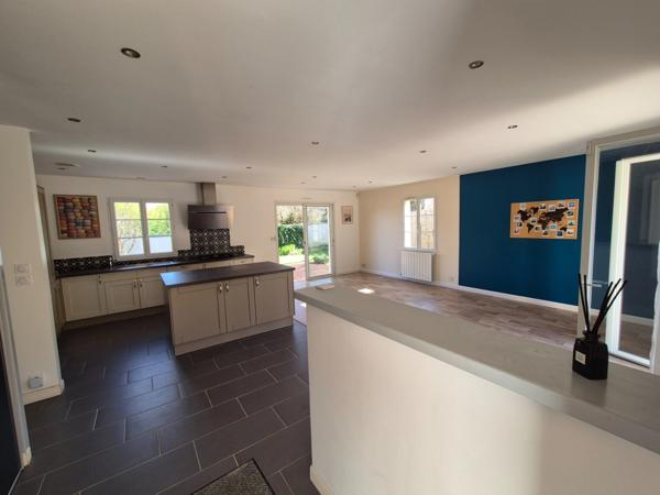 Plain-Pied, 3 chambres, secteur calme, 10 mn à pied des commerces, proche parc de Frégeneuil