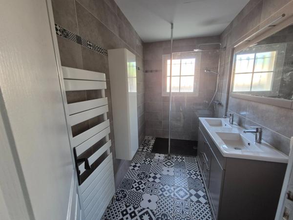 Plain-Pied, 3 chambres, secteur calme, 10 mn à pied des commerces, proche parc de Frégeneuil