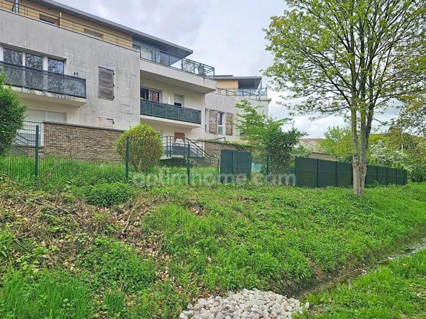 Domont (95 ) Appartement à vendre 2 pièces 46, 76 m², une chambre avec terrasse, jardinet et Parking