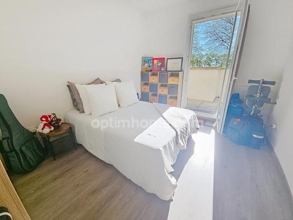 Domont (95 ) Appartement à vendre 2 pièces 46, 76 m², une chambre avec terrasse, jardinet et Parking