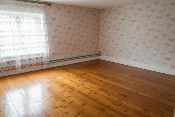 MAISON à vendre VITTEL (88) Possibilité création 2 appartements T2 et T3 avec TERRAIN de 400 m2 + TERRAIN de 1973 m2