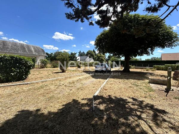 LONGERE EN PIERRES DE 128M² SUR JARDIN CLOS DE 1900M² À VENDRE SECTEUR CALME GIEVRES (LOIR ET CHER 41)