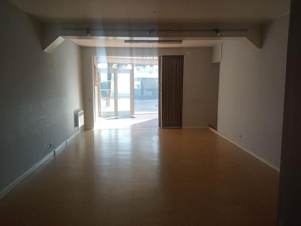 CHALLANS, Route des Sables local commercial 52.75 m²