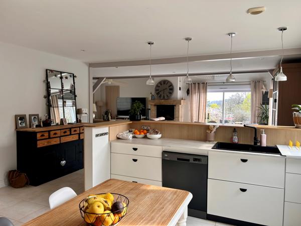 MAISON TYPE 8 - VOUNEUIL SOUS BIARD Vouneuil-sous-Biard (86580)