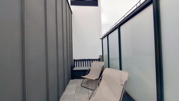 Duplex familial avec terrasse et balcons – Aux portes de Paris