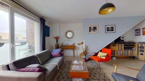 Duplex familial avec terrasse et balcons – Aux portes de Paris