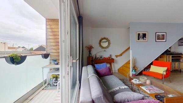 Duplex familial avec terrasse et balcons – Aux portes de Paris