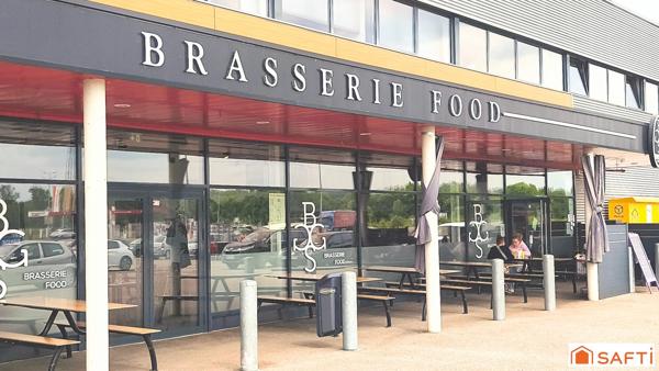 Fonds de brasserie, bar et sa belle terrasse ensoleillée dans un emplacement privilégié à fort passage.