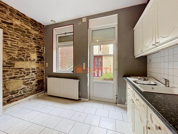 À vendre à Hirson – Maison de village avec cour, atelier cave et Magnifique grenier