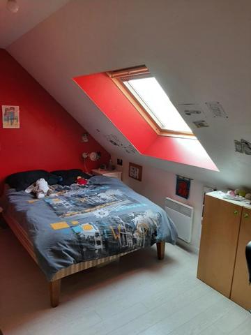 maison de 6 chambres et 1 bureau