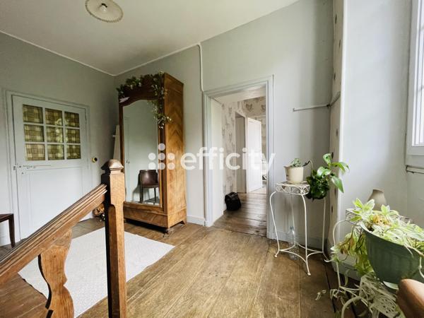 Maison
         10 pièces
        - 329 m² Exclusivité 241 000 € *