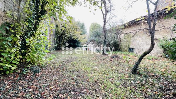 Maison
         10 pièces
        - 329 m² Exclusivité 241 000 € *
