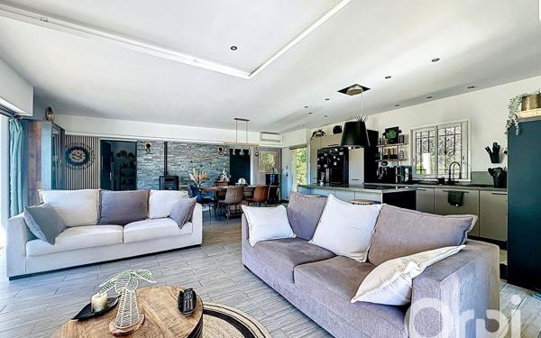 Maison à vendre    4 pièces •  La Roquette-sur-Var