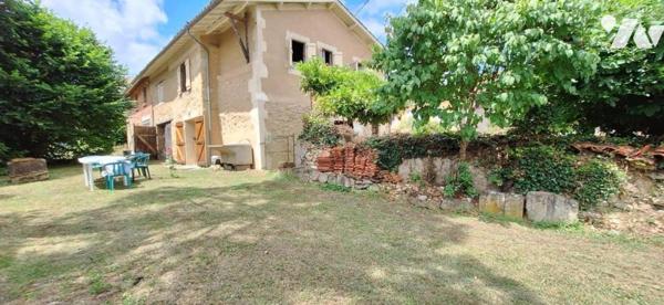 SECTEUR VIC-FEZENSAC maison de village avec jardin