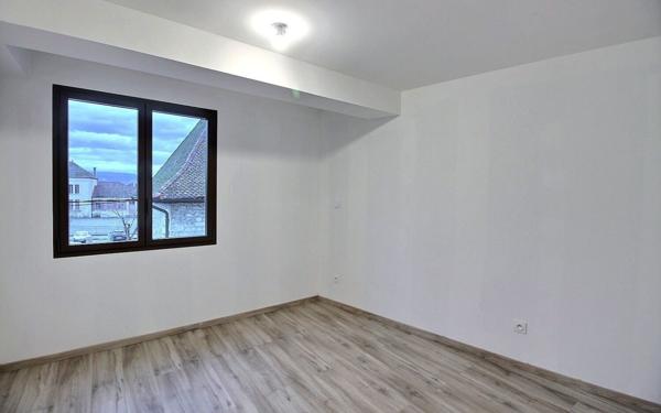 Appartement à vendre    3 pièces • 85 m2 Morestel